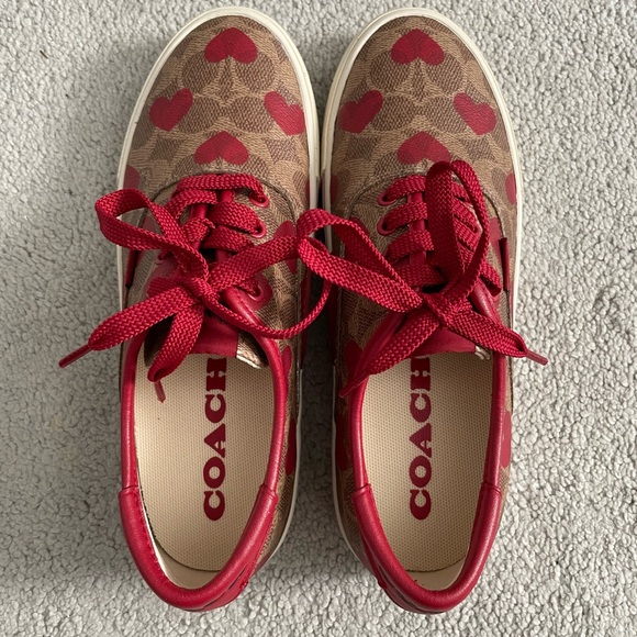 Coach Citysole Skate Sneaker With Heart Print in size 6.5 US - Picture 2 of 16